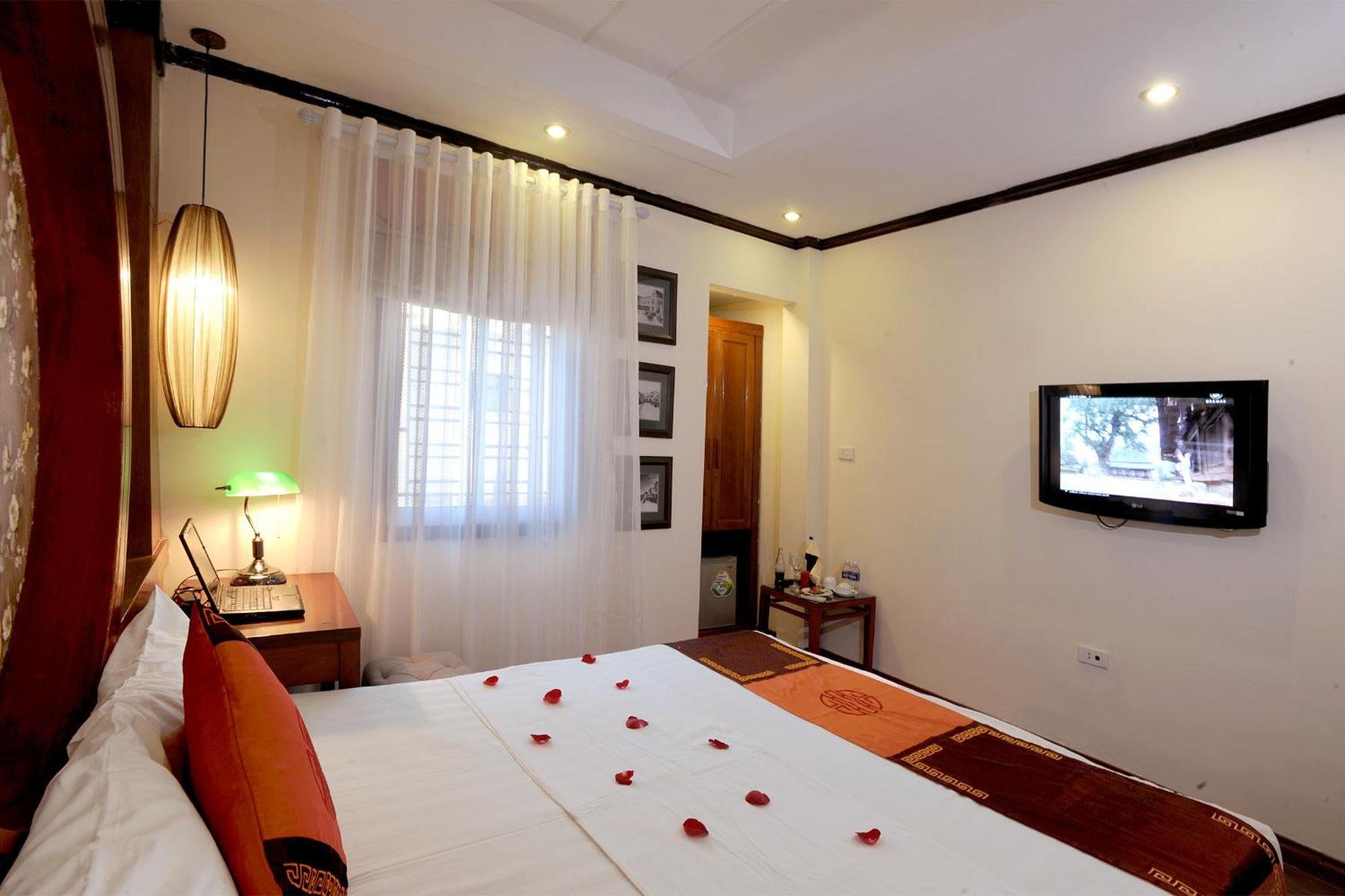 Hanoi Sena Hotel & Travel - Former Symphony Hanoi Hotel Екстер'єр фото